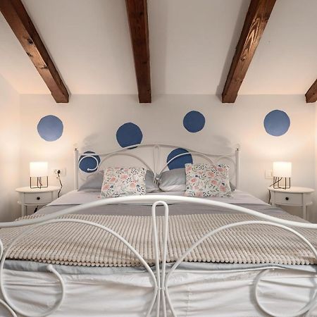 Relax In 2 Bedroom App In Old Town W/Ac And Wifi Ровинь Экстерьер фото