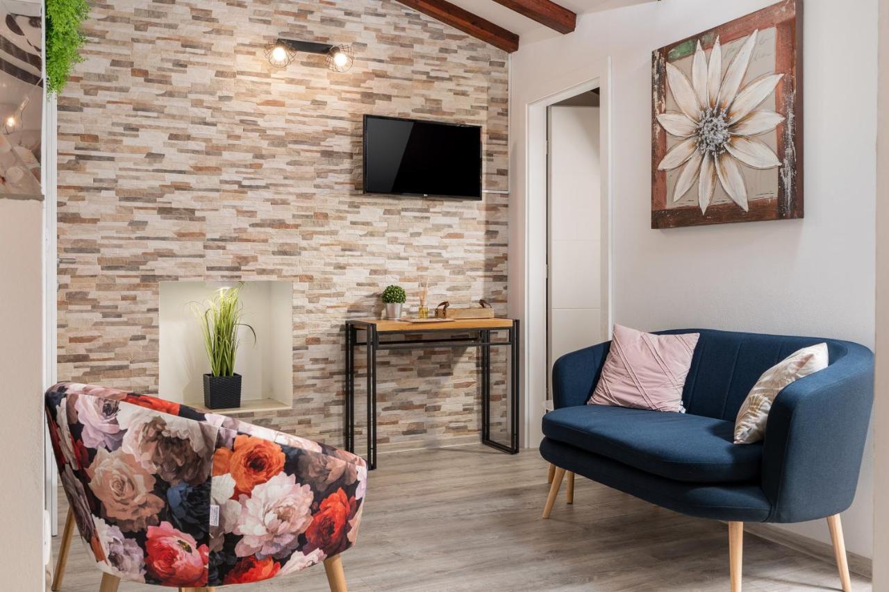 Relax In 2 Bedroom App In Old Town W/Ac And Wifi Ровинь Экстерьер фото