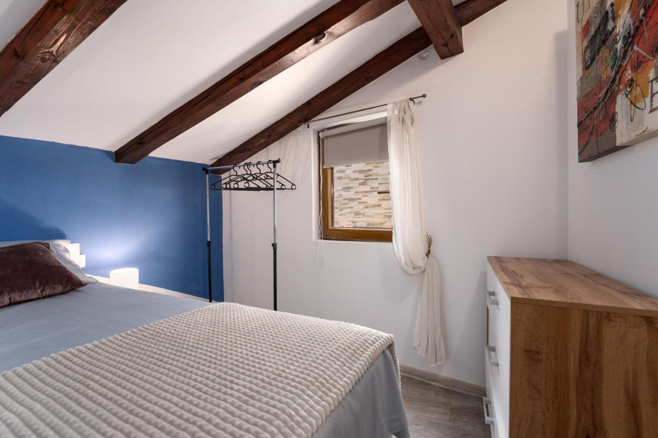 Relax In 2 Bedroom App In Old Town W/Ac And Wifi Ровинь Экстерьер фото