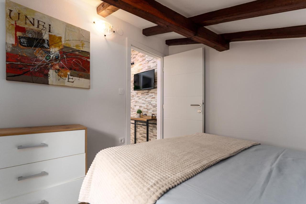 Relax In 2 Bedroom App In Old Town W/Ac And Wifi Ровинь Экстерьер фото